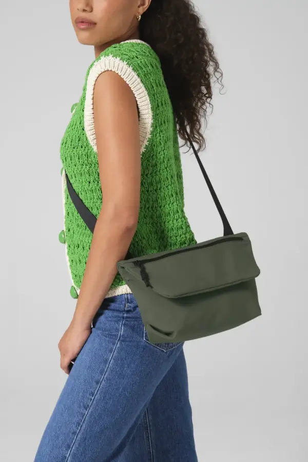 minimal lifestyle mini messenger