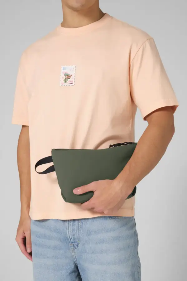 minimal lifestyle pouch