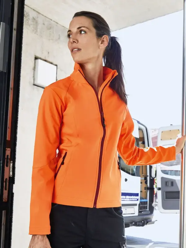 ladies’ softshell jacket