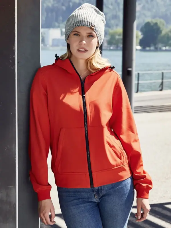 ladies’ hooded softshell jacket
