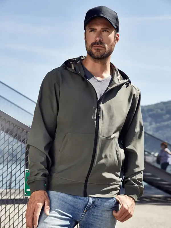 men’s hooded softshell jacket