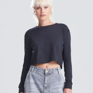 womenâs long sleeved cropped t
