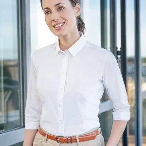 ladies’ shirt with 3/4 sleeve