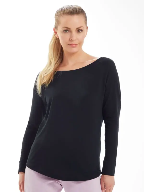 women’s loose fit long sleeve t