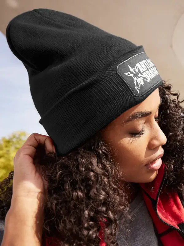 classic knitted beanie with patch