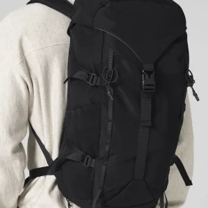 active outdoor 30 litre backpack