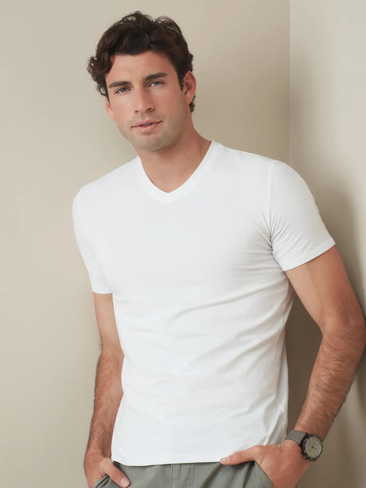clive v neck clive v neck