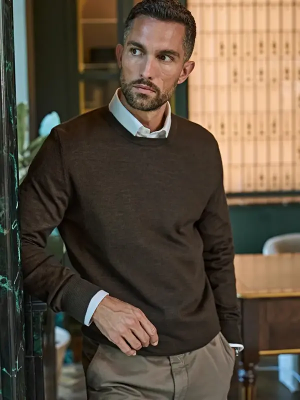 men’s crew neck