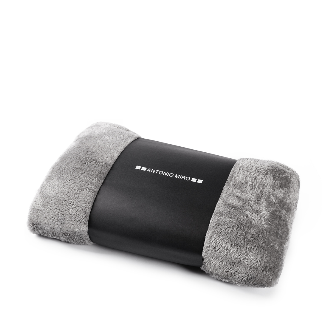 coperta kira Coperta Kira